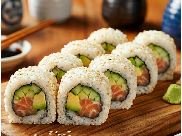 Каліфорнія з лососем у кунжуті (200 г.)